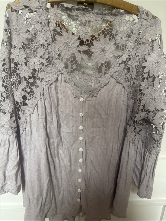 Tribe design Tops - Pretty lavender lace bohemian crochet blouse size large